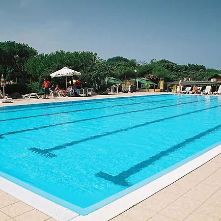 Snug Mobile Home In Sorso With Shared Pool Dom wakacyjny Sorso