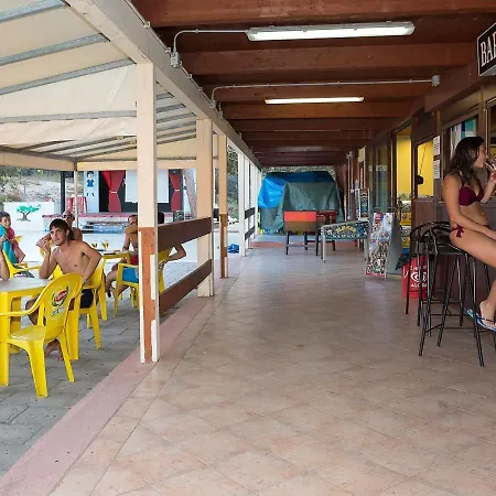Dom wakacyjny Snug Mobile Home In Sorso With Shared Pool