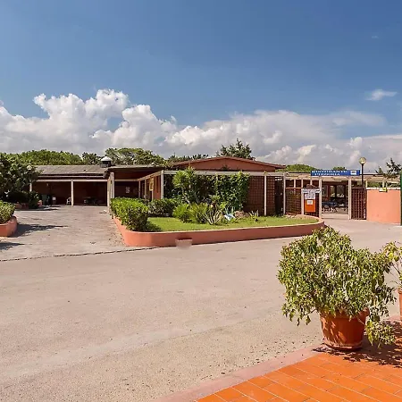 Snug Mobile Home In Sorso With Shared Pool *
