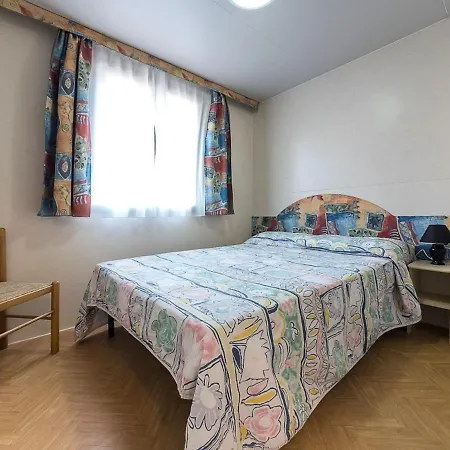 Snug Mobile Home In Sorso With Shared Pool