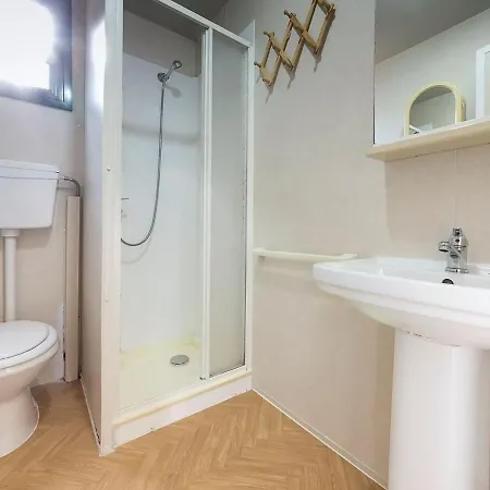 Snug Mobile Home In Sorso With Shared Pool Dom wakacyjny *